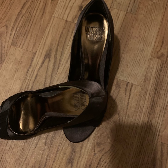 Women brown open toe heel 21/2 inches high, brown clutch bag/shoulder strap. - Picture 7 of 7